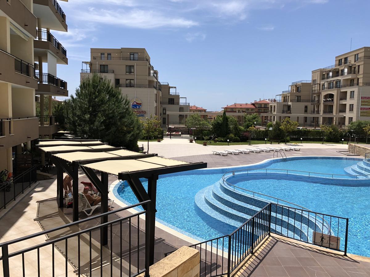 Vp Luxor Studio Sveti Vlas Buitenkant foto