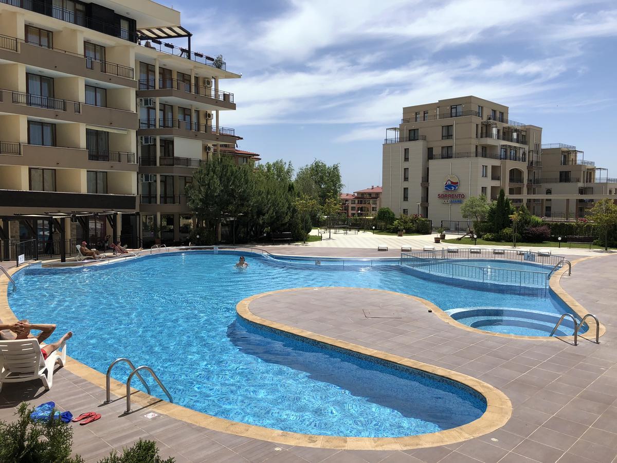 Vp Luxor Studio Sveti Vlas Buitenkant foto