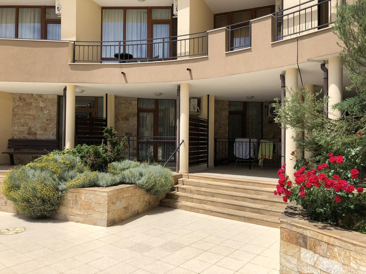 Vp Luxor Studio Sveti Vlas Buitenkant foto